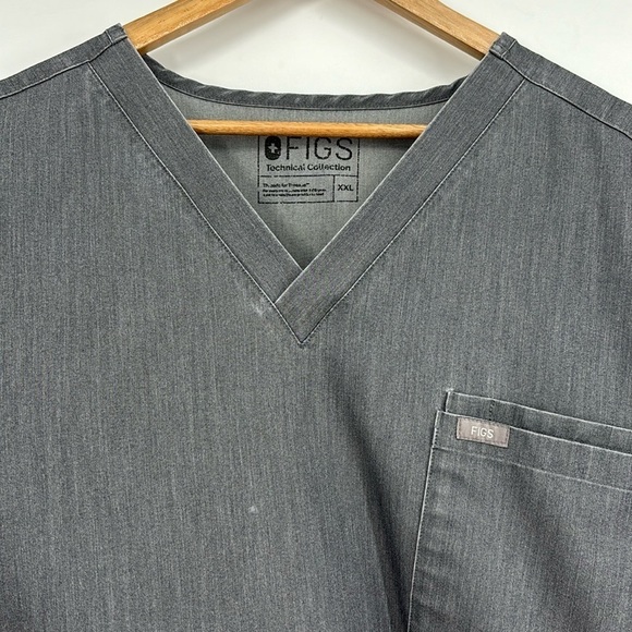 Figs Leon Short Sleeve Scrub Top in Graphite Gray Men’s Size XXL - Picture 3 of 10